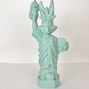 Vintage Bugs Bunny Statue of Liberty Coin Bank Warner Brothers 1995